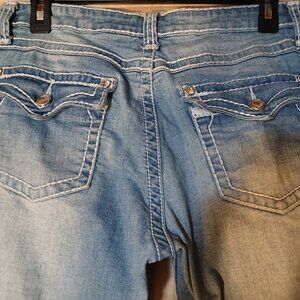 JC JQ Jeans Bootcut Lightwash Sz10 Thick white stitch Crystal accent button